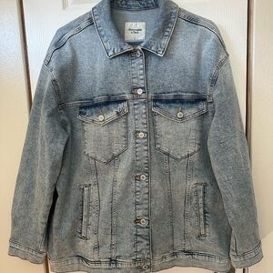 Abercrombie & Fitch Light Wash Denim Jean Jacket Size Large Relaxed Fit
